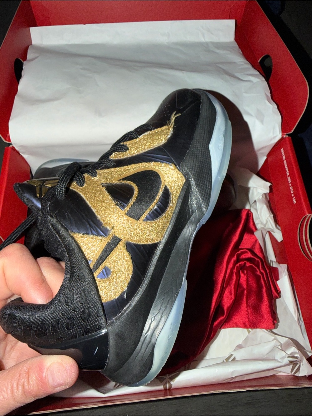 Little boys Black and Gold Kobe Performance Basketball Shoe